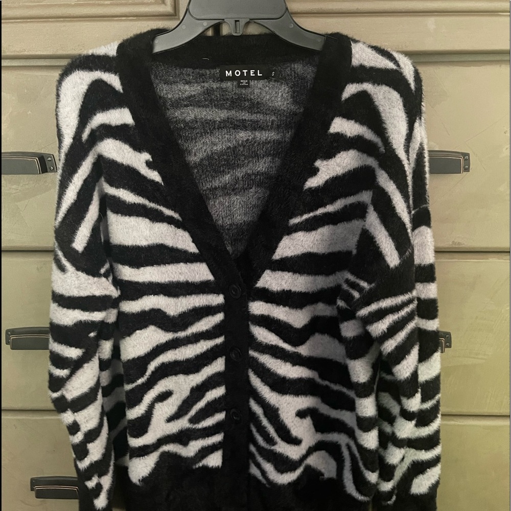MOTEL ROCKS Uriela Cardigan in Knit Zebra B&W-S